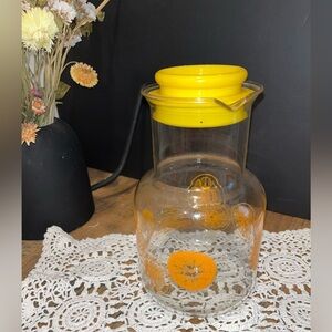 🧡PYREX – Carafe à agrumes avec couvercle jaune – 1.5 L